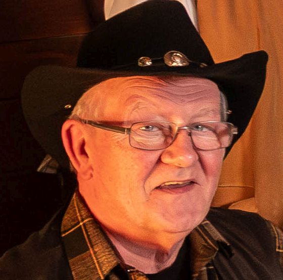 Jakub Výborný, kapelní doyen (housle, zpěv)